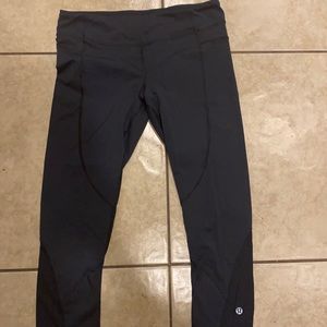 VGUC Lulu 7/8 leggings